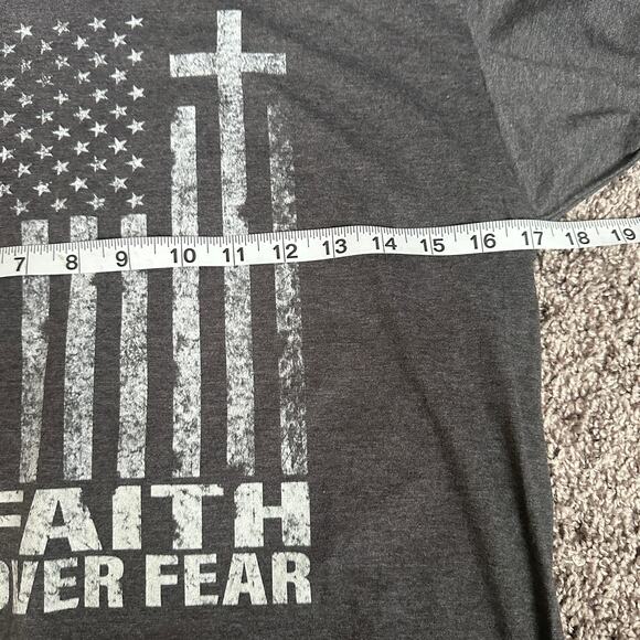 NWT Men's Faith Over Fear Dark Gray T-Shirt Size S - Picture 4 of 5